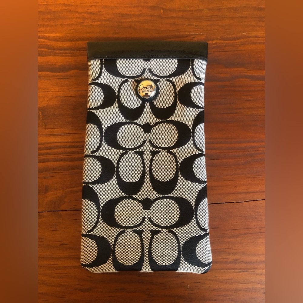 Coach Classic Logo Glasses Case